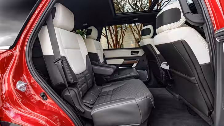 Интерьер Toyota Sequoia