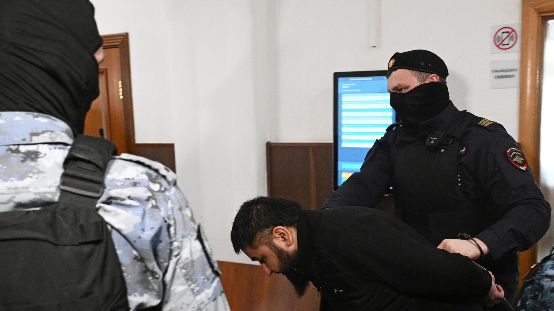 Восьмой фигурант дела о теракте в Крокус Сити Холле Алишер Касимов в Басманном суде - Sputnik Азербайджан, 1920, 20.05.2025