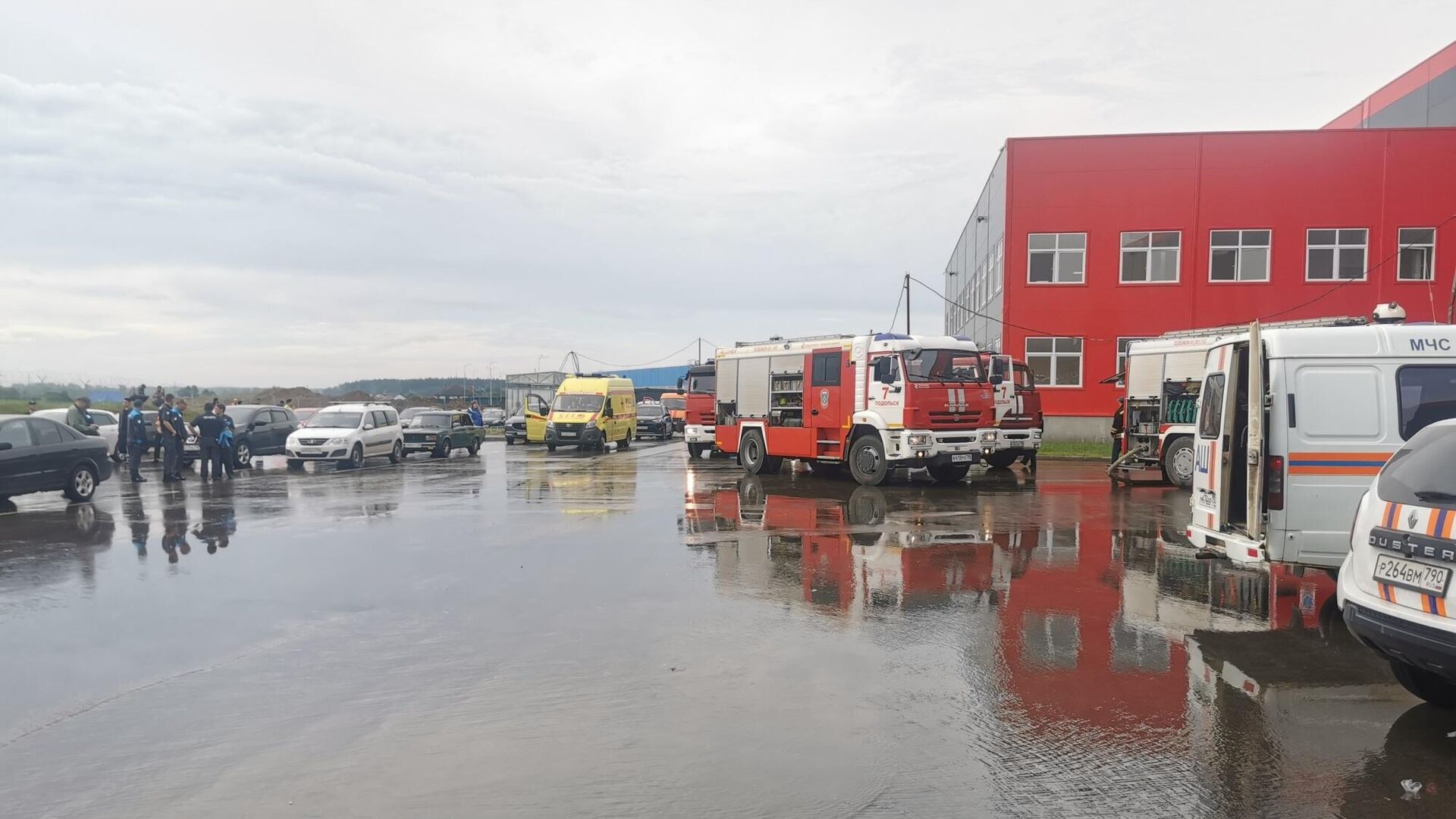 пожар на складе озон. блоки на складе. хоругвино московская область склад озон. распределительный центр юбилейный курск. озон гривно.