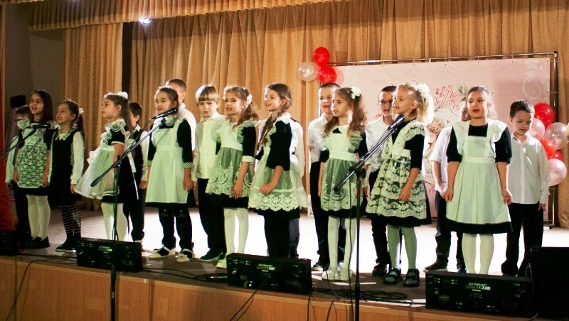 Культработники села Аверино подготовили концерт «Волшебная Вселенная маминого сердца»