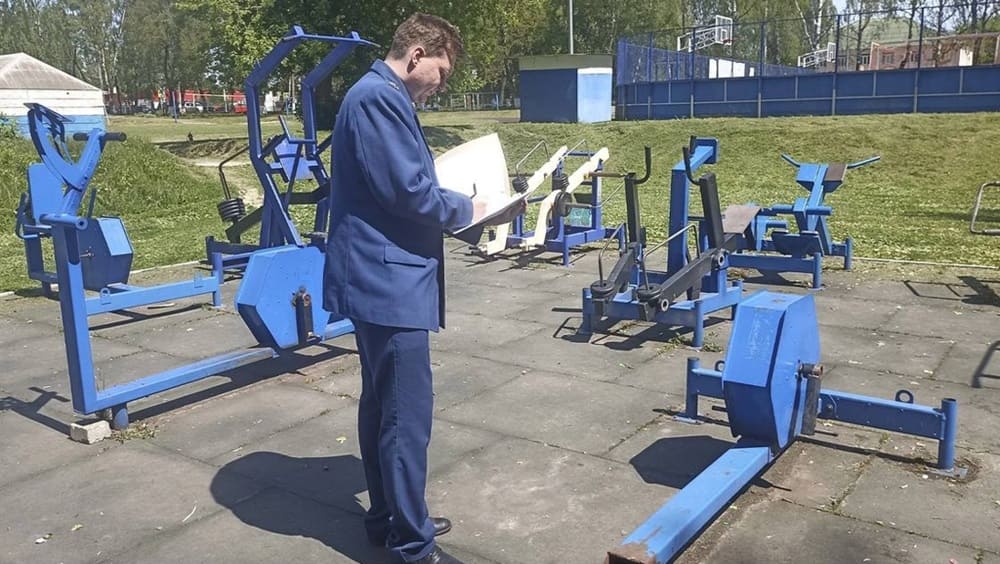 В Локте директора спортшколы начнут судить за травмирование девочки на стадионе