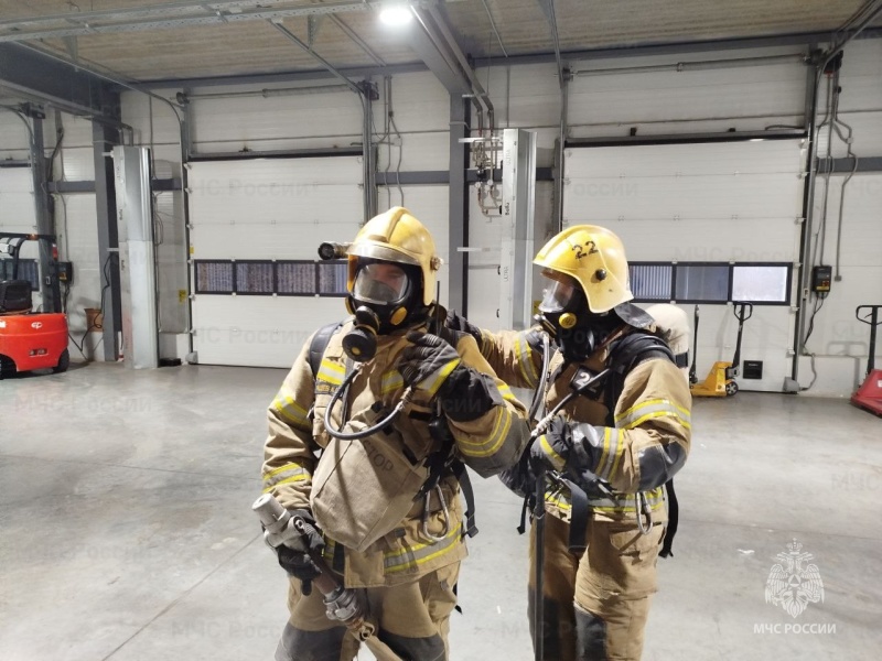На одном из промышленных объектов города Ростова Великого прошли пожарно-тактические учения