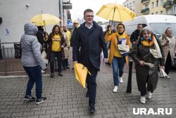 Шимон Холовня призвал избирателей голосовать за себя как за «меньшее зло»