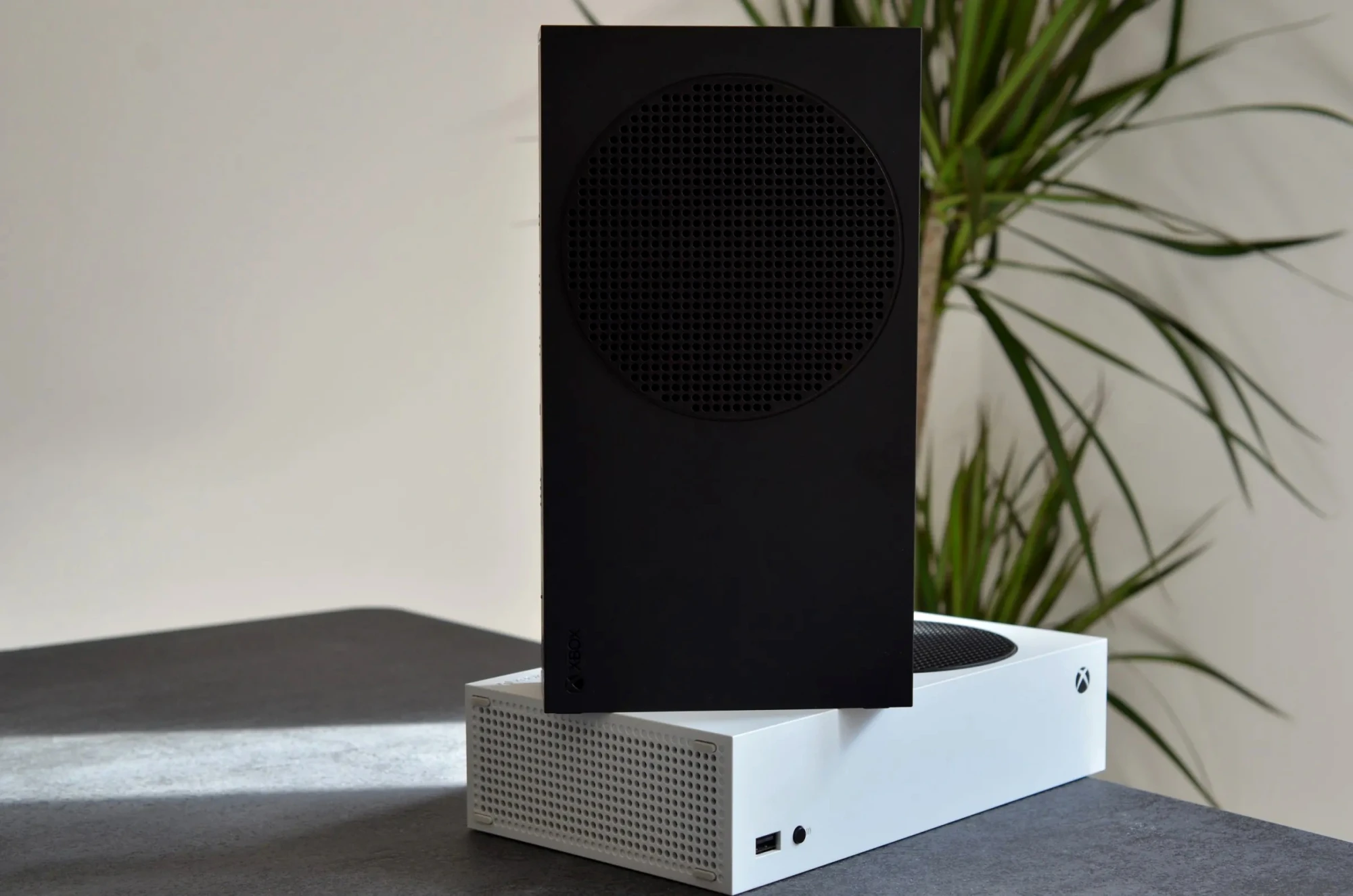 Фото: чёрная Xbox Series S с накопителем на 1 ТБ | Hi-Tech | Селдон Новости