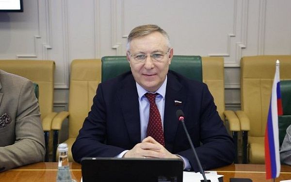 Сенатор Российской Федерации А.Г. Варфоломеев поздравил с Днём защитника Отечества