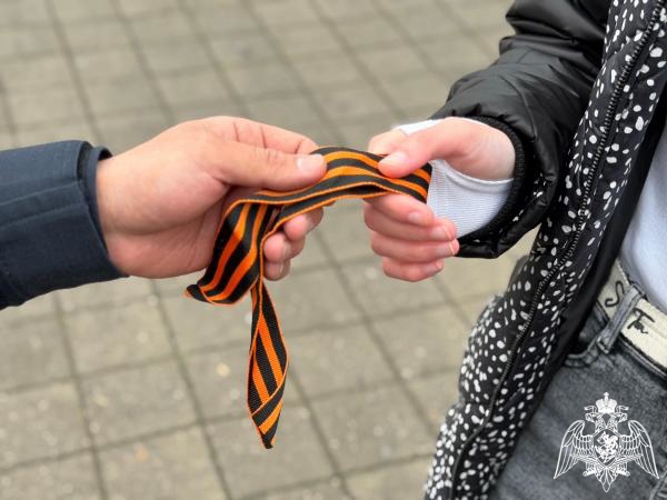 Росгвардейцы рассказали о значении Георгиевской ленты жителям Кабардино-Балкарии