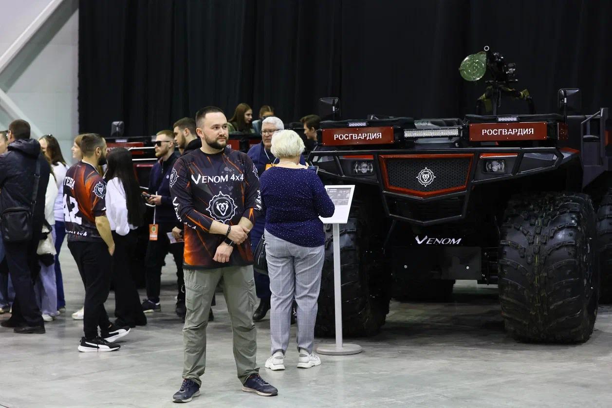 Фото Росгвардия на выставке в «Новосибирск Экспоцентр»: от зрелищных задержаний до профориентации молодежи 9