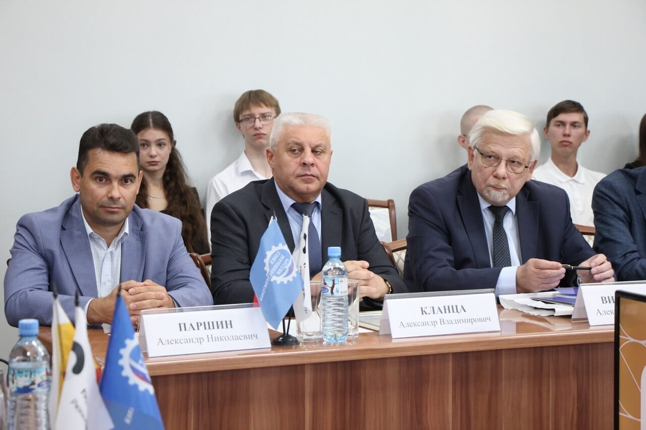 Подписание трёхстороннего соглашения