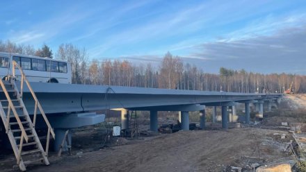 В Коми продолжается строительство моста через р. Лемью в Корткеросском районе