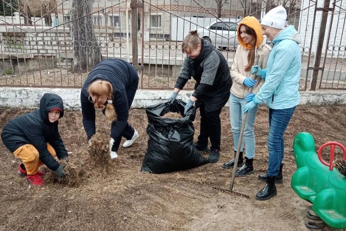 С начала акции благовещенцы навели чистоту на 500 площадках. Фото: t.me/imameev