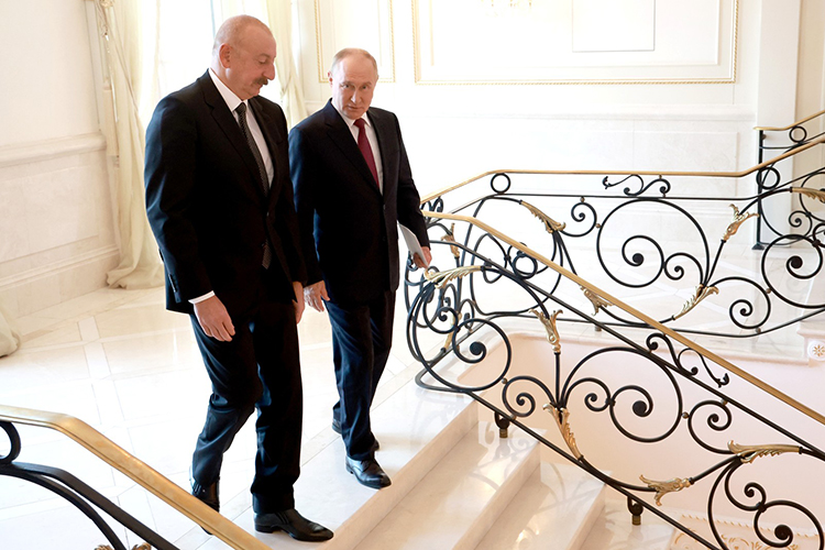 «Путин ничего плохого об Алиеве в Азербайджане не говорил. Мишустин не говорил. Лавров не говорил. Есть какие-то события, которые сейчас можно списать на региональную повестку и поехать дальше»