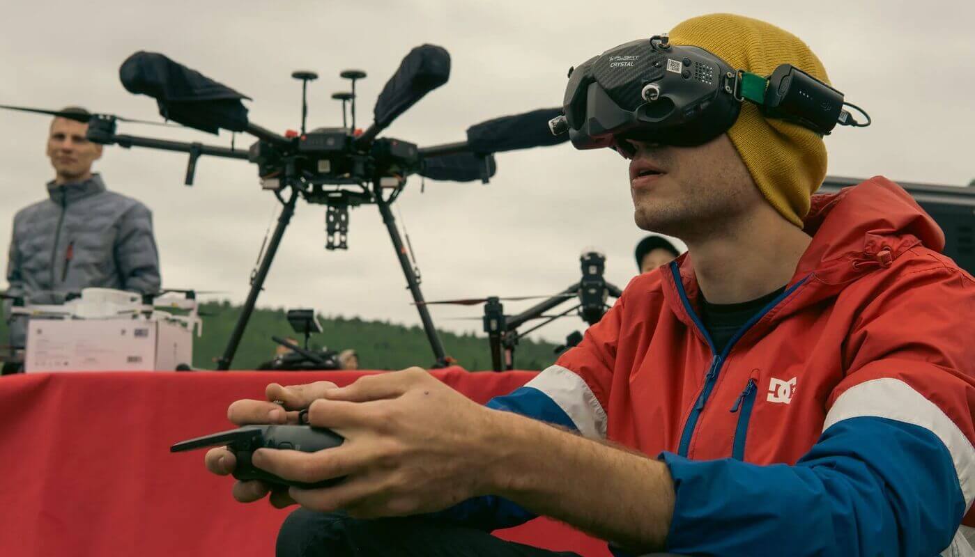 Учебная летающая робототехническая система. Промышленная робототехника worldskills. Робототехника квадрокоптер. Летающая робототехника. Летающая робототехника.