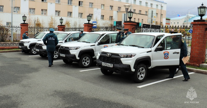 Новые автомобили для инспекторов пожарного надзора