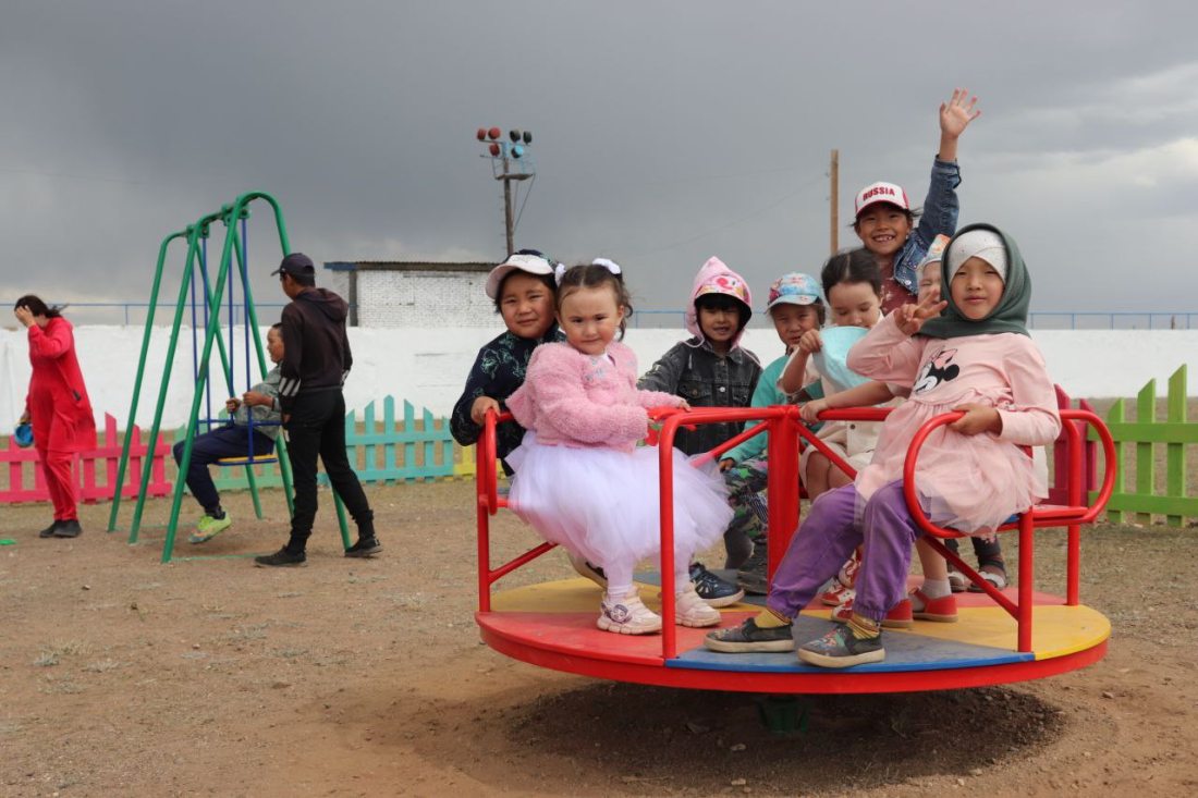 В Кош-Агачском районе открыта детская площадка