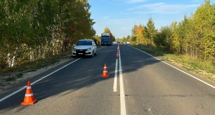 На трассе в Нагорском районе водитель Lada Granta насмерть сбил пешехода