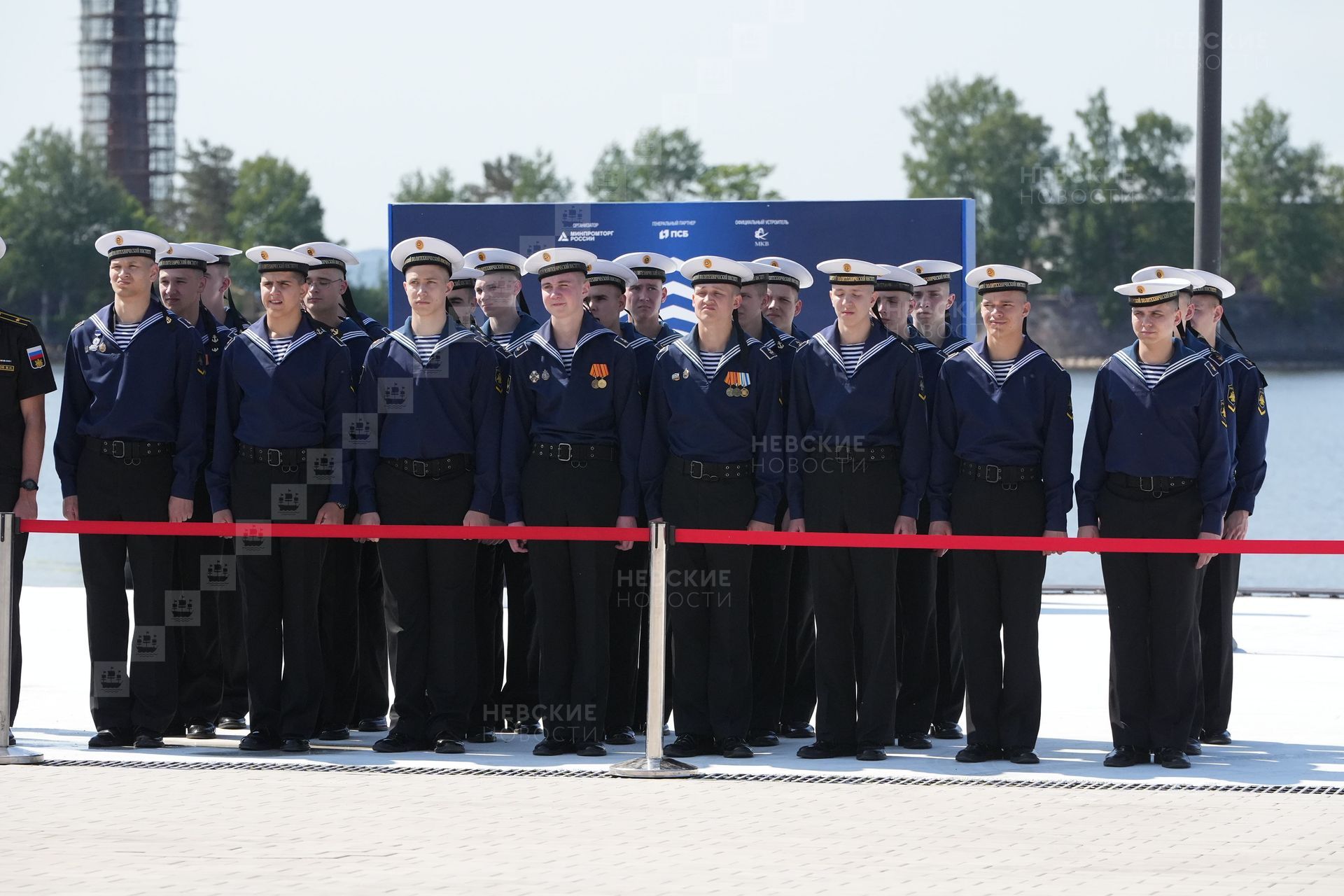 Программа военно морского салона 2024 в кронштадте. Кронштадт моряки. Военно морской салон в Кронштадте. Международный военно-морской салон Кронштадт. Международный военно-морской салон.