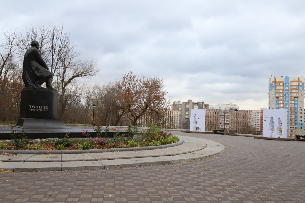 Тургеневский сквер Орел. Сквер Тургеневский Бережок в Орле. Тургеневский Бережок Орел фото. Тургеневский сквер Краснодар, сквер самолёты фото.