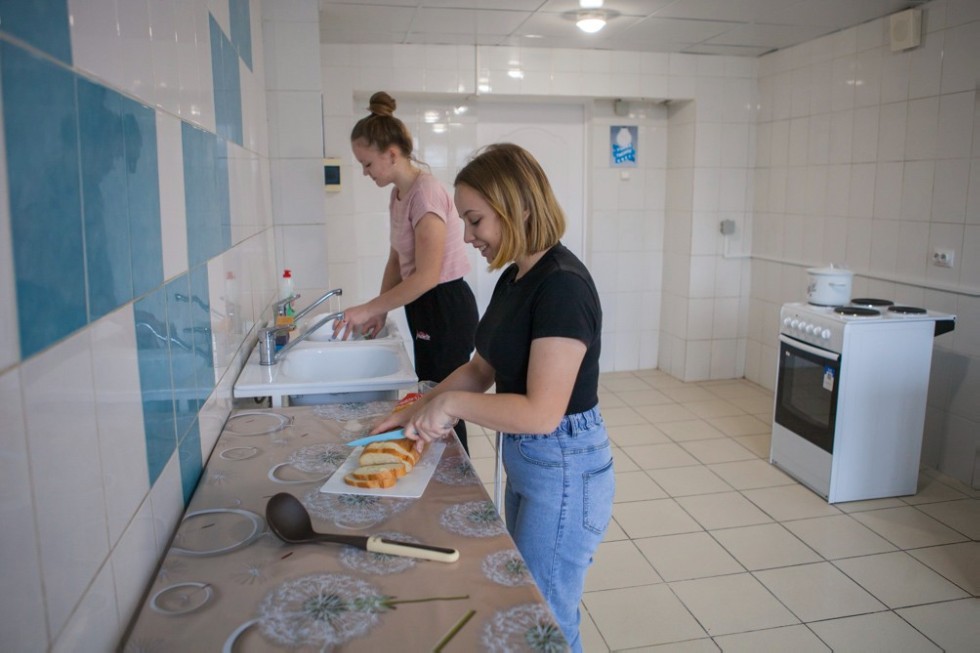 Работа студентам с проживанием. Елабужский институт КФУ общежитие. Елабужский институт КФУ общежитие 2. Сафия Хамитовна ЕИ КФУ. КИУ Казань общежитие