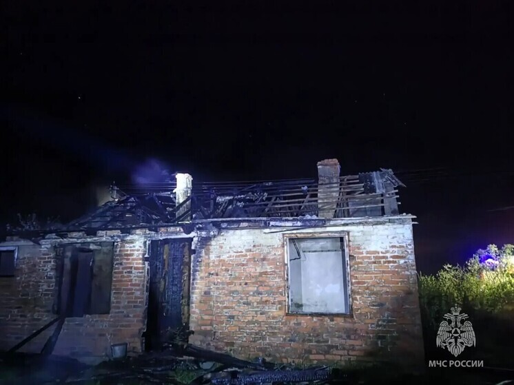 В пожаре под Озерском погиб человек