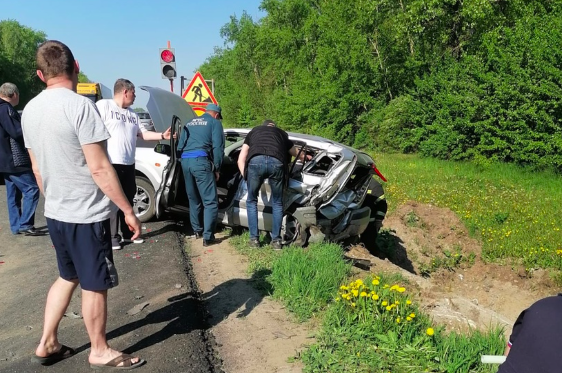 Главное происшествия. Авария в Лебедяни в Троекурово вчера. ДТП В Лебедяни Липецкая оббл.