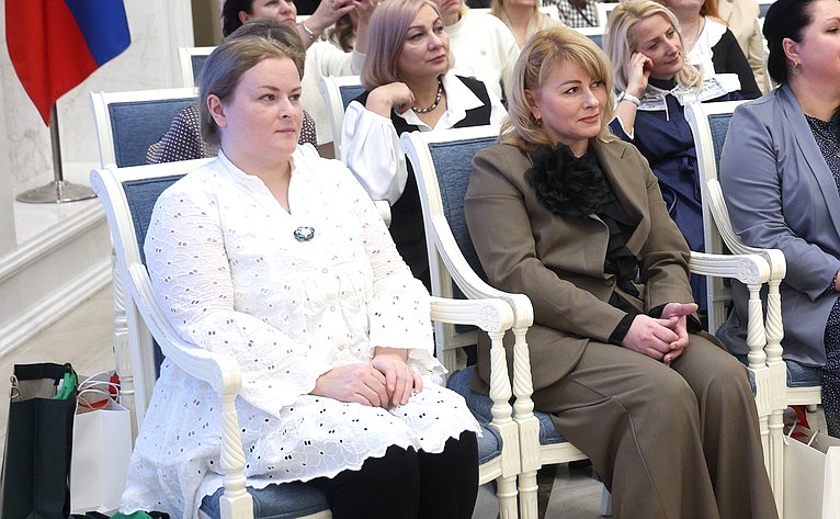 Торжественное открытие выставки лучших работ VII Всероссийского конкурса ватного мастерства «Россия многоликая: героический эпос», приуроченного к Году защитника Отечества в России, и награждение победителей конкурса