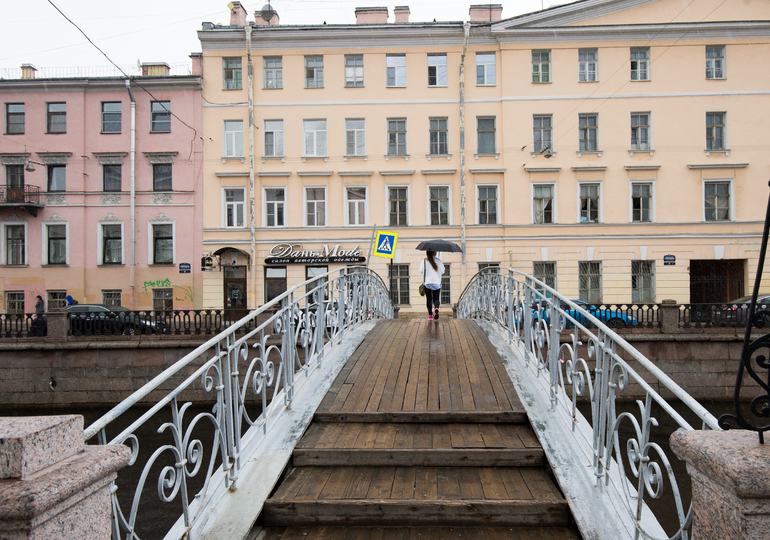 Прогноз санкт петербург. Белые ночи Санкт-Петербург. Сады Петербурга дождь. Дорогой город Петербург. Дождливый Питер ночью.