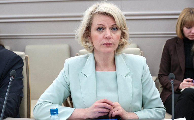 Круглый стол на тему «Актуальные вопросы совершенствования межбюджетных отношений при реализации Федерального закона «Об общих принципах организации местного самоуправления в единой системе публичной власти»