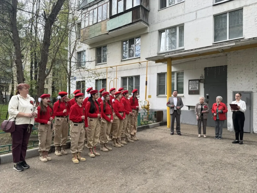 В Красногорске прошли торжественные возложения цветов к мемориальным доскам в честь Героев Советского Союза - Георгия Матвеевича Ленева и Николая Степановича Угрюмова