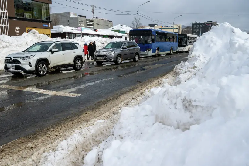 Автобусные рейсы из Южно-Сахалинска в 7 районов отменяют из-за гололеда. Фото. © РИА Новости. Сергей Красноухов