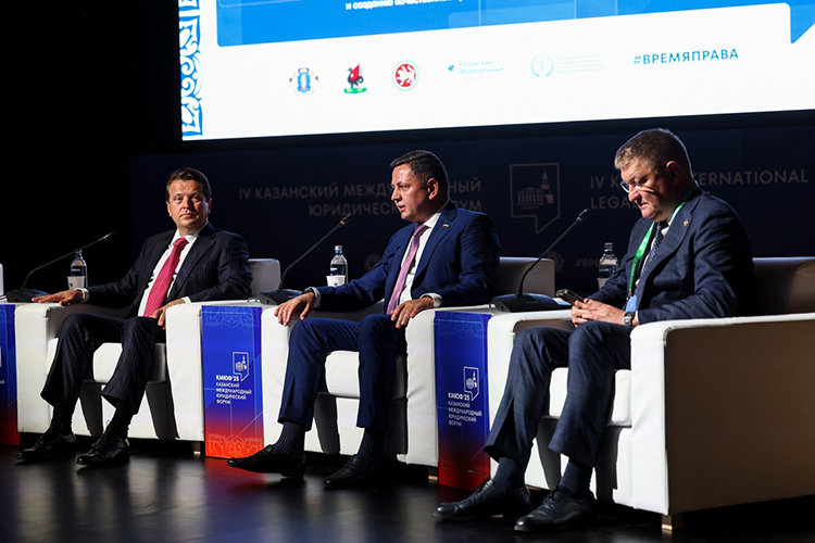 Илья Вольфсон: «Под каждым аварийным домом есть земельный участок, и если есть инвестор, нужно давать ему зайти по механизму, который мы предварительно упростим»