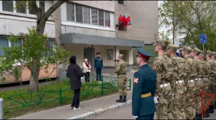 Главный военный клинический госпиталь войск национальной гвардии Российской Федерации присоединился к акции «Парад у дома Ветерана» 