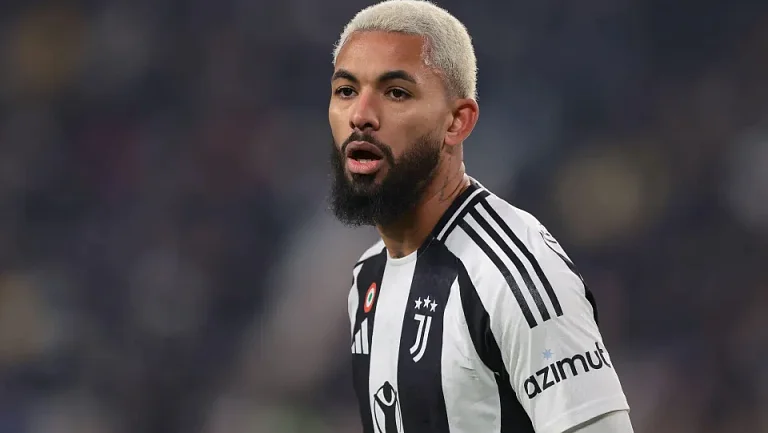 «Ноттингем Форест» договорился с Дугласом Луисом о личных условиях