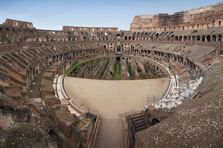 «Сползать к упадку Римская империя стала едва ли не с первых десятилетий своего существования, а в глубокий кризис впала уже в III веке»