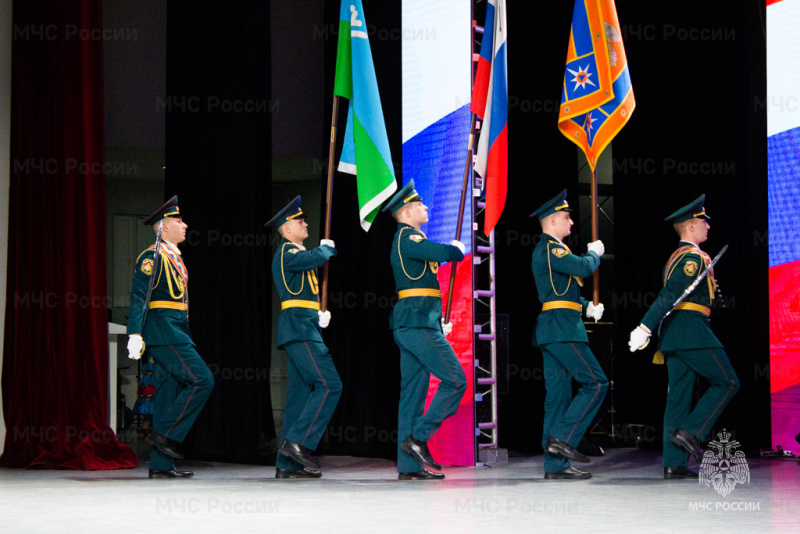 За вклад в безопасность Югры: состоялась торжественная церемония награждения спасателей