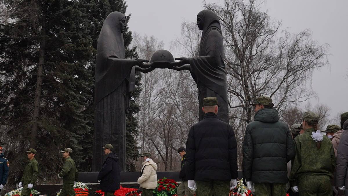 В Челябинске состоялось первое мероприятие на обновленном мемориале 