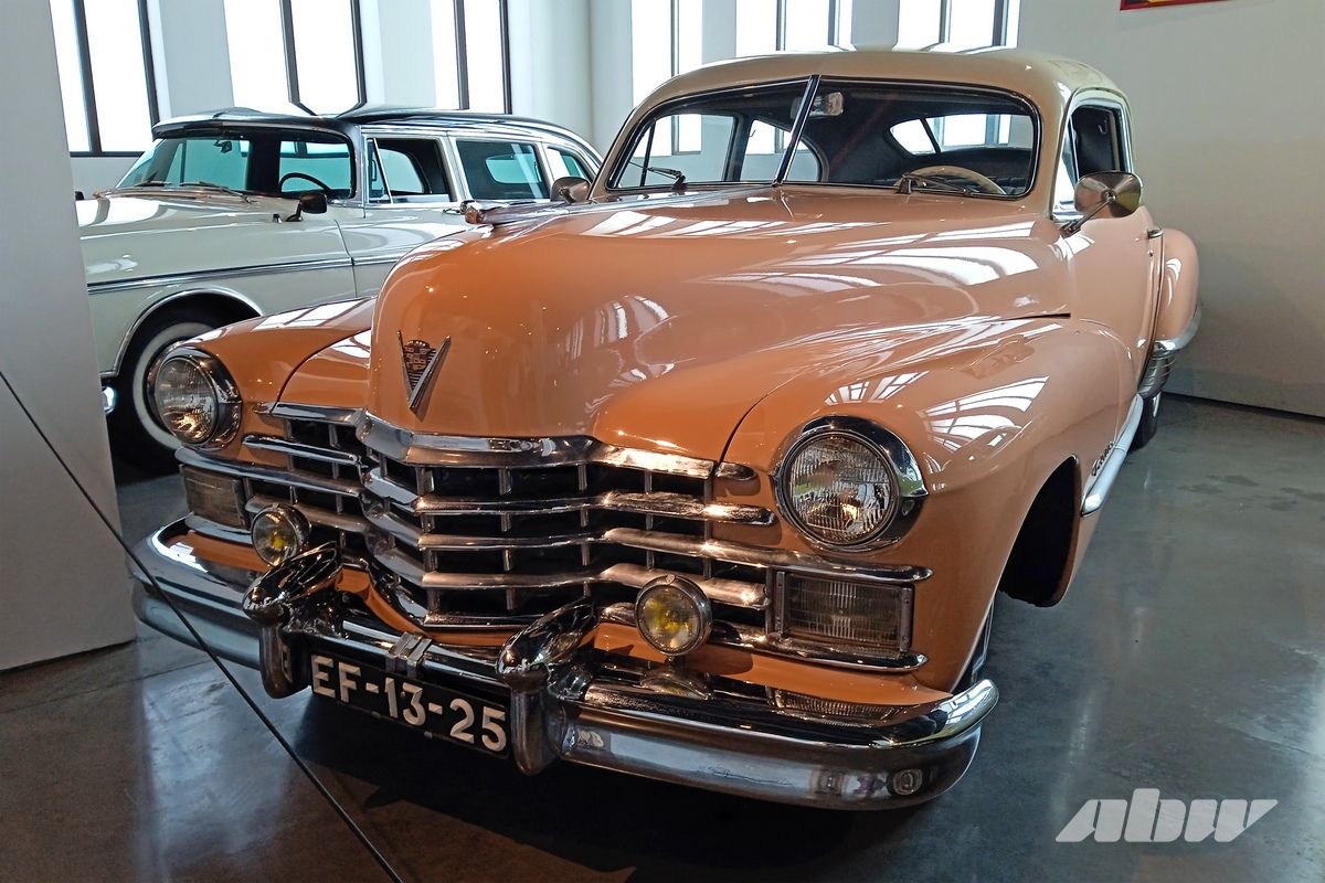 Стиль, мода и ретроавтомобили музея в испанской Малаге: часть вторая