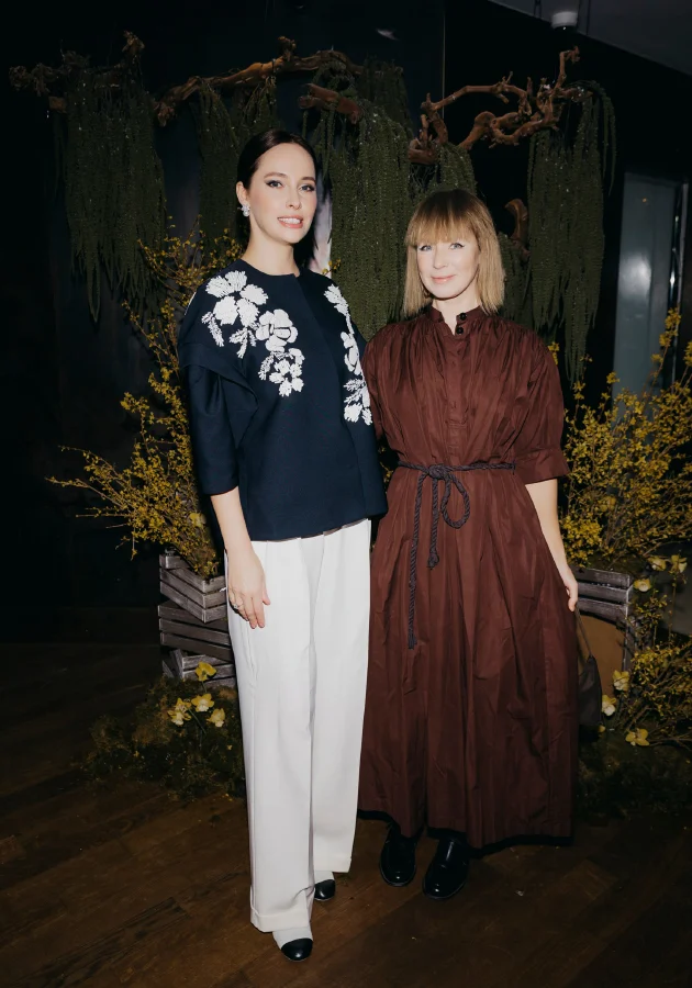 Ирина Зарькова и Вика Газинская 