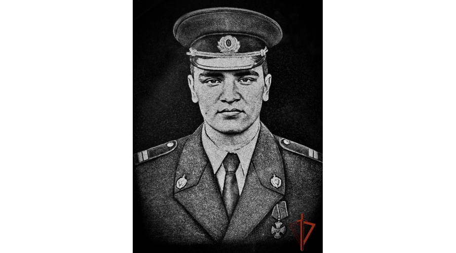Память бойца ОМОН Алексея Баженова почтили в Росгвардии по Хакасии 