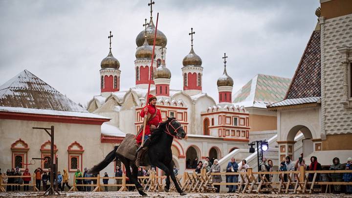 Елки, шоу, мастер-классы: куда сходить с детьми на новогодних праздниках