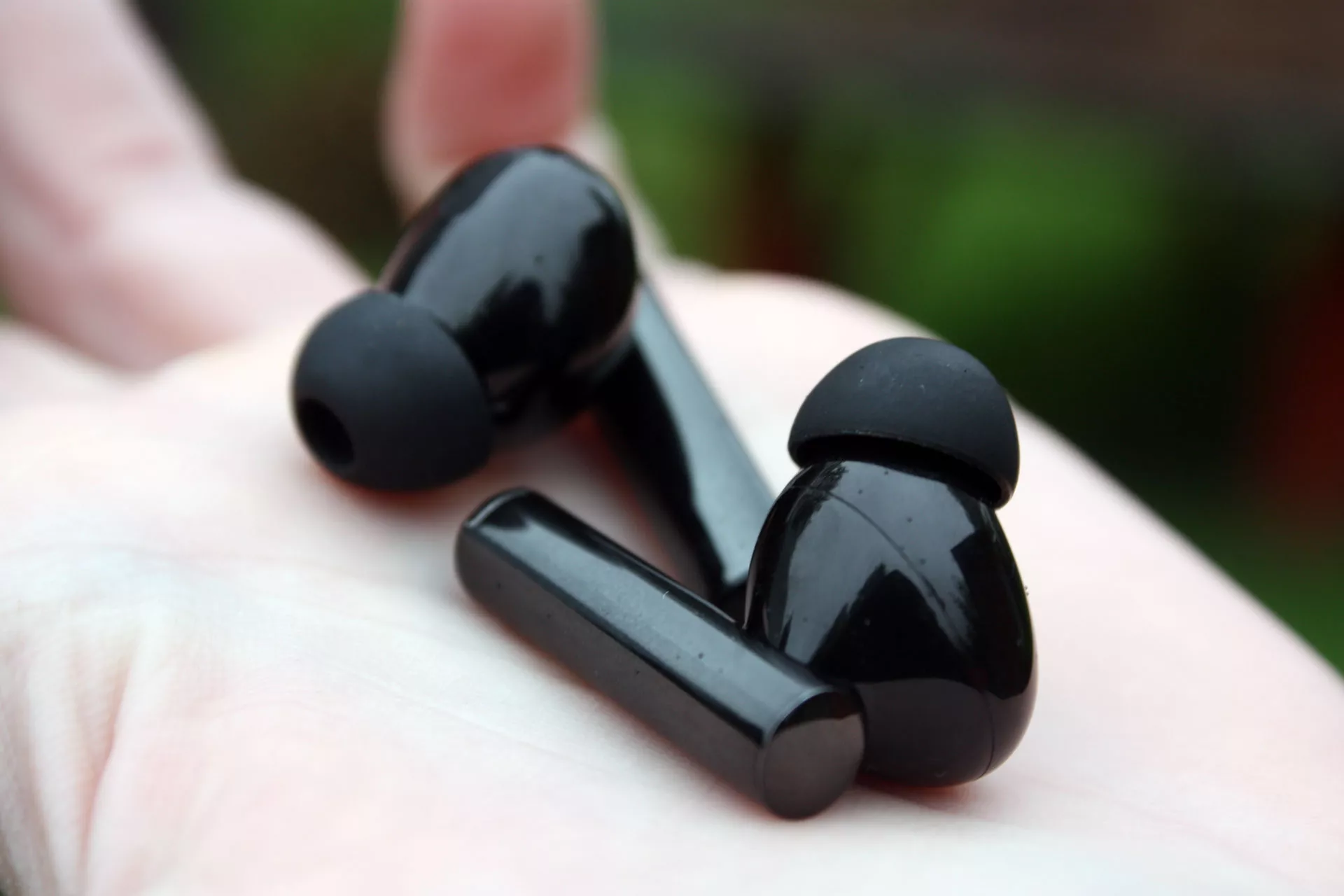 как переключать музыку на беспроводных наушниках realme. Freebuds 5 коралл. наушники buds 5 pro. наушники buds 5 pro. Realme buds air 5 pro динамические басы.