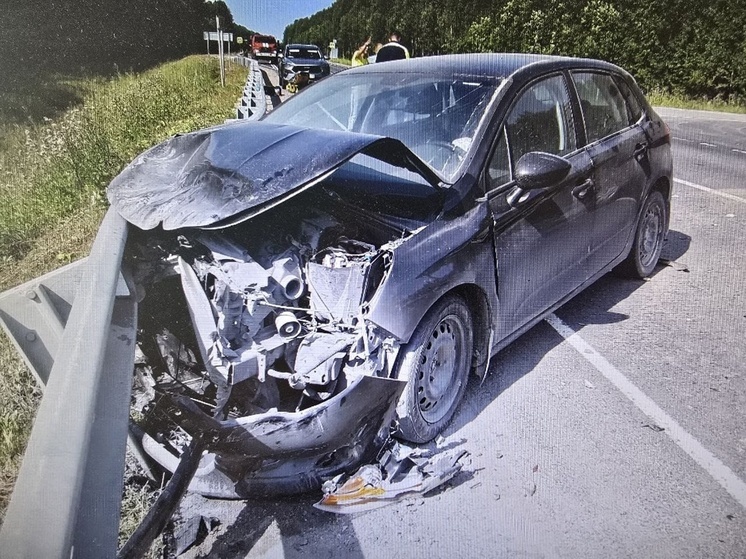 В Великоустюгском районе в дорожной аварии получили ранения шесть человек