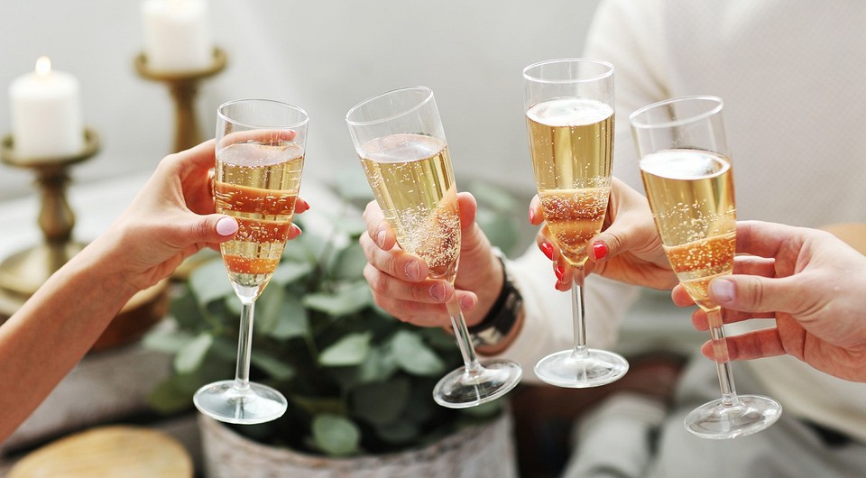 Шампанское брют: в чем отличие от других игристых вин и с чем его пьют