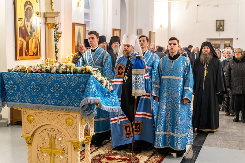 Митрополит Воронежский и Лискинский Леонтий возглавил Божественную литургию в Свято-Успенском Дивногорском мужским монастыре Воронежской епархии