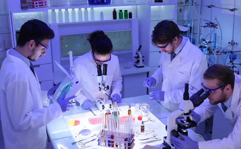 ) - выдающийся русский врач- терапевт. Пирогов николай иванович учёные россии. Лаборатория исследования. Химик лаборант. Ученые в лаборатории.