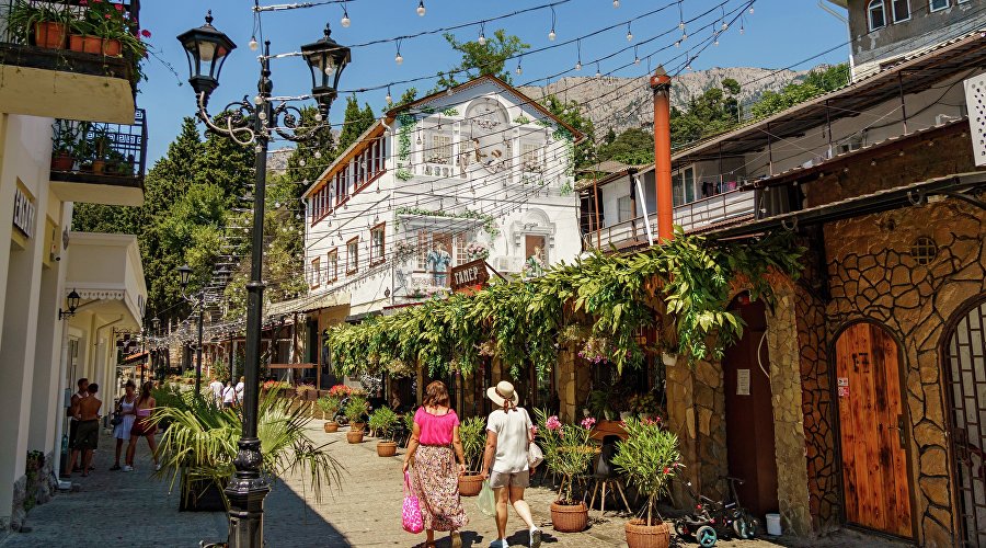 Обновлённый исторический центр Алупки