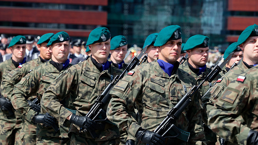 В погоне за «восточными кресами»: милитаризация Польши и ее геополитические последствия