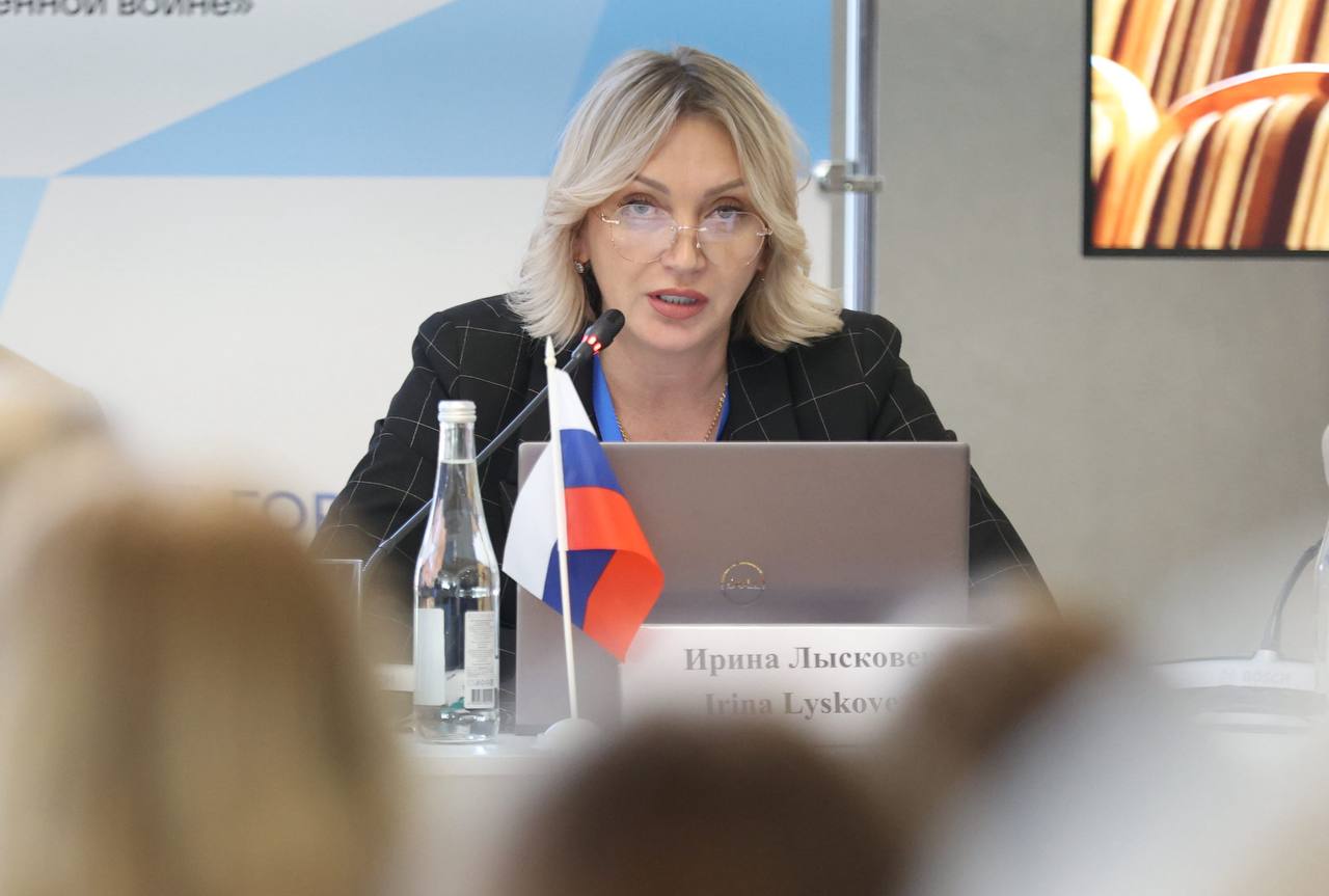 В ТЮЗ имени А.А. Брянцева обсудили влияние театра на семейные традиции2