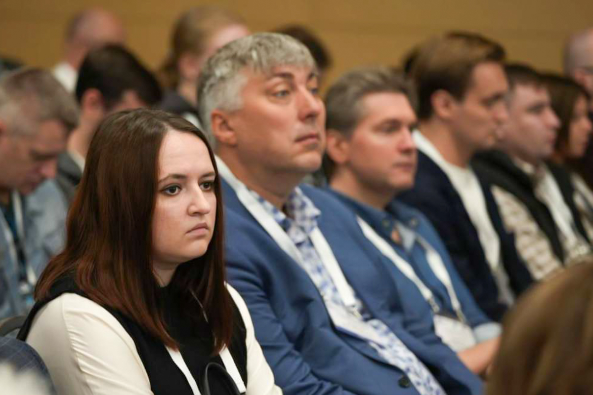 Виктор Модестов на конференции 