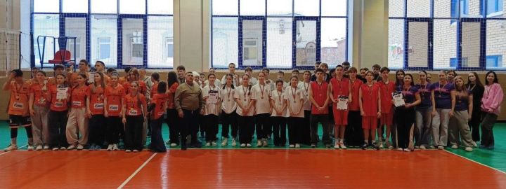 Лучшие волейболисты Мензелинска учатся в СОШ № 2