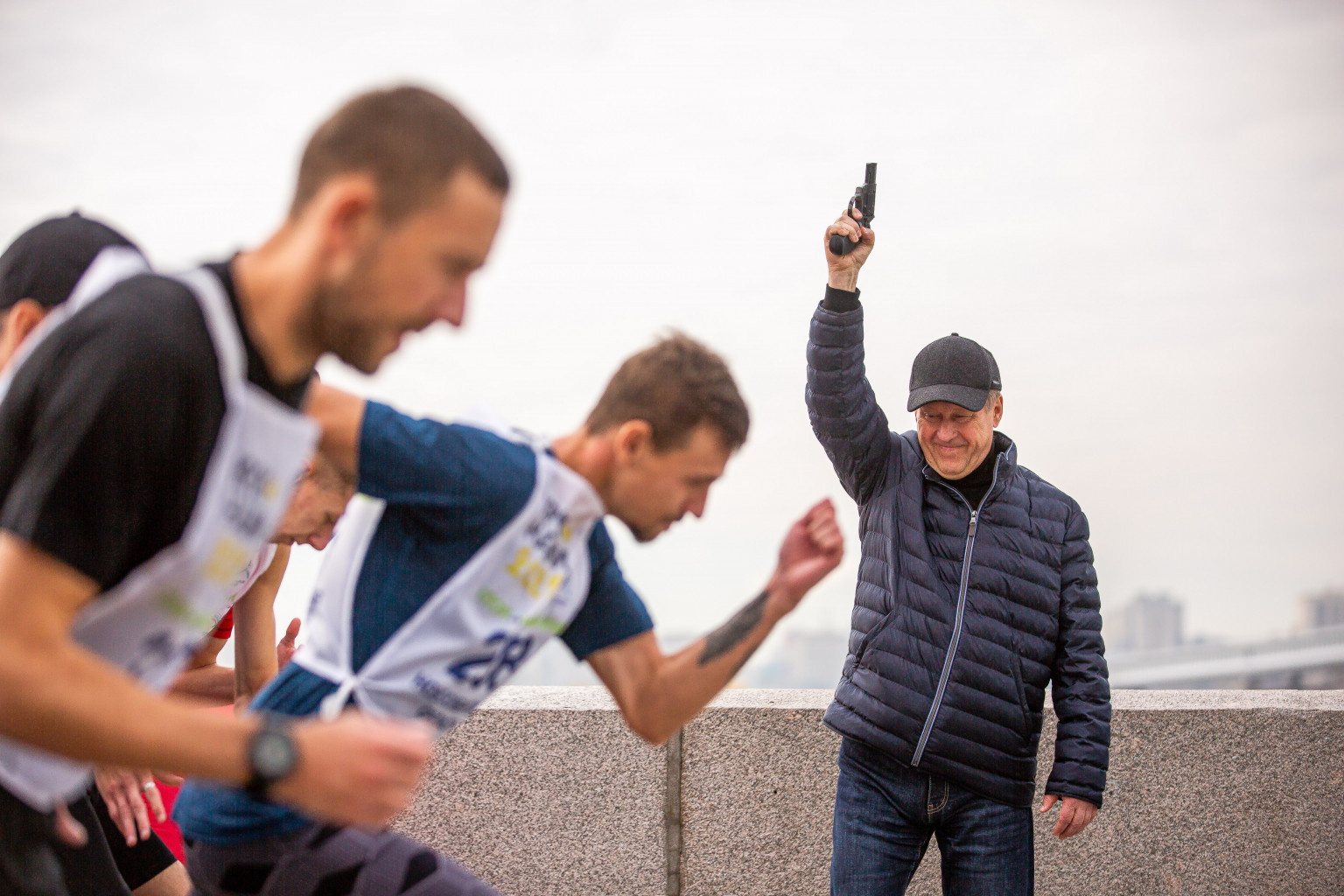 Снять кросса в москве